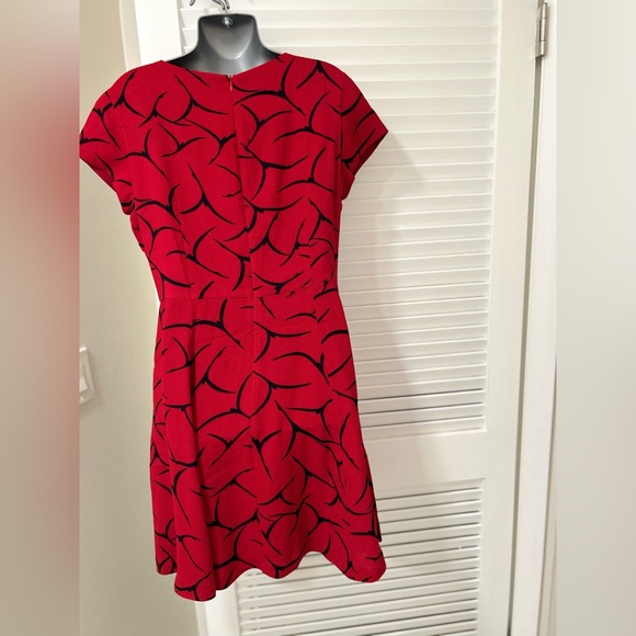 French Connection’s “Rosalind Drape” fit and flare skater dress - red + black 10 - Picture 5 of 7
